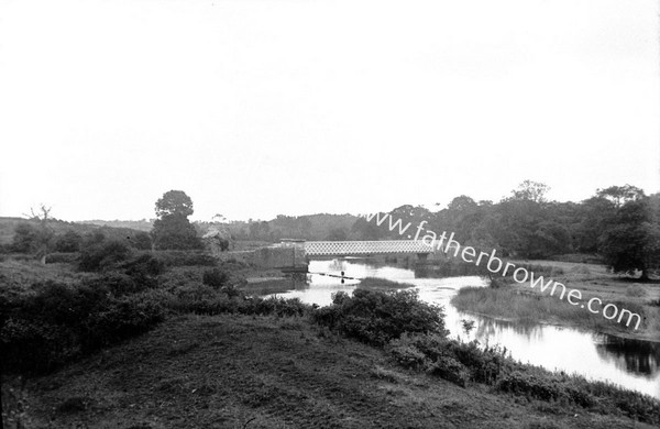 THE BOYNE AT SCHOMHERY MONUMENT